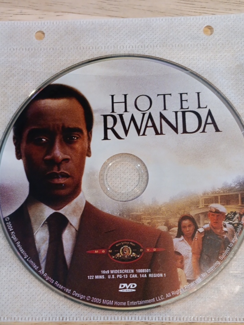 Hotel Rwanda DVD *NO CASE*